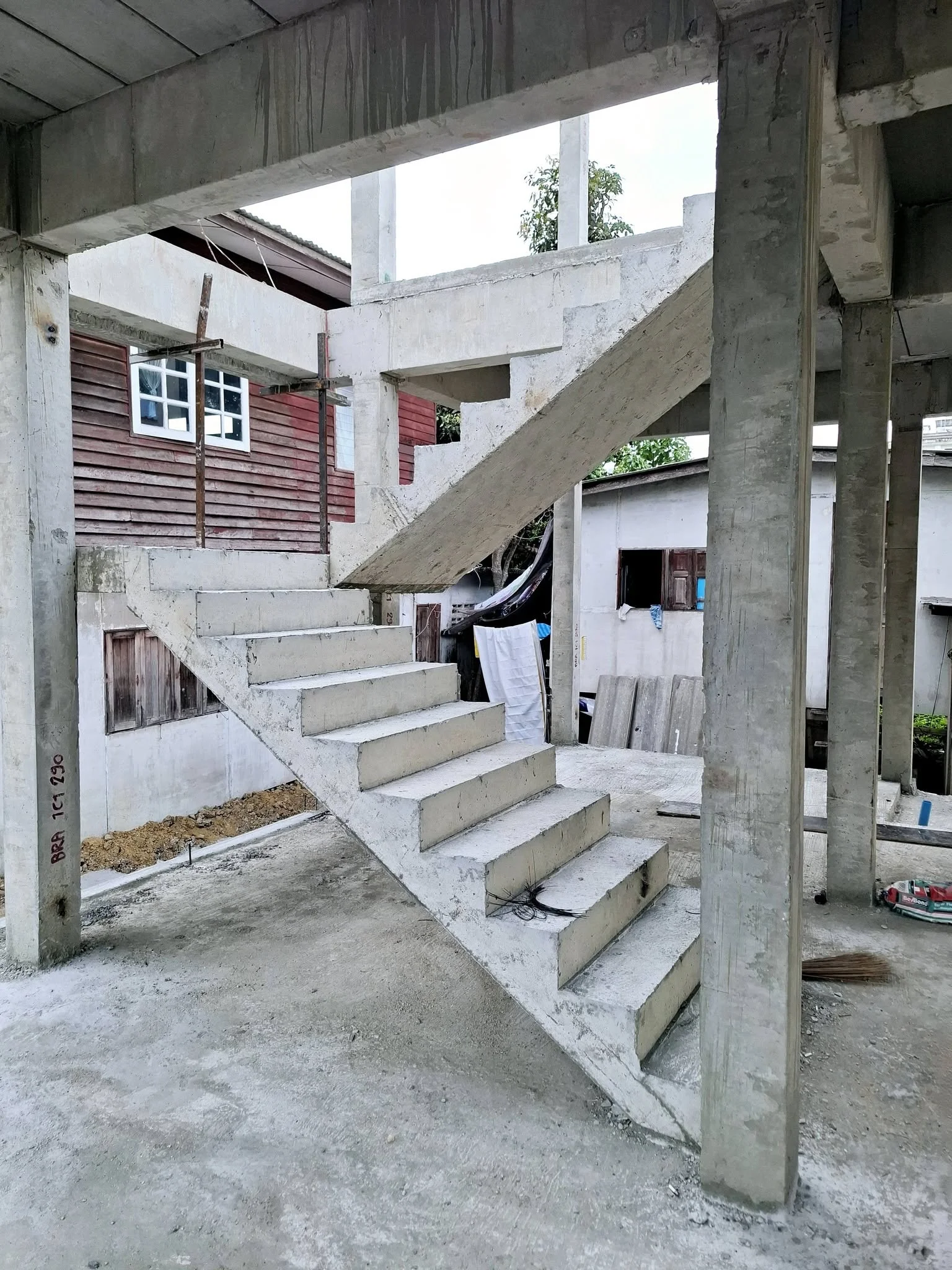 Residential Udom Suk, Bangkok - I Building