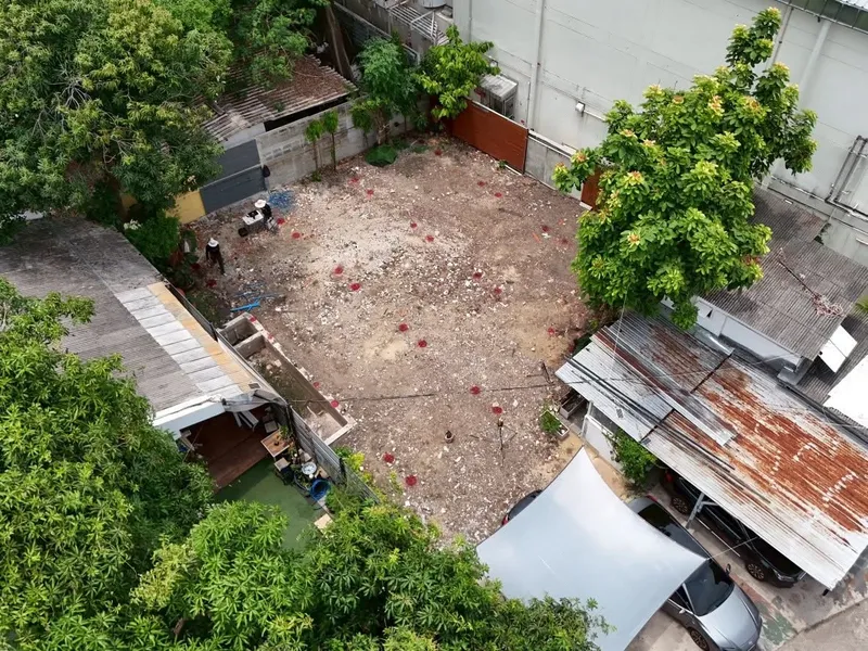 บ้านพักอาศัย สาทร กทม. - I BUILDING CO., LTD.