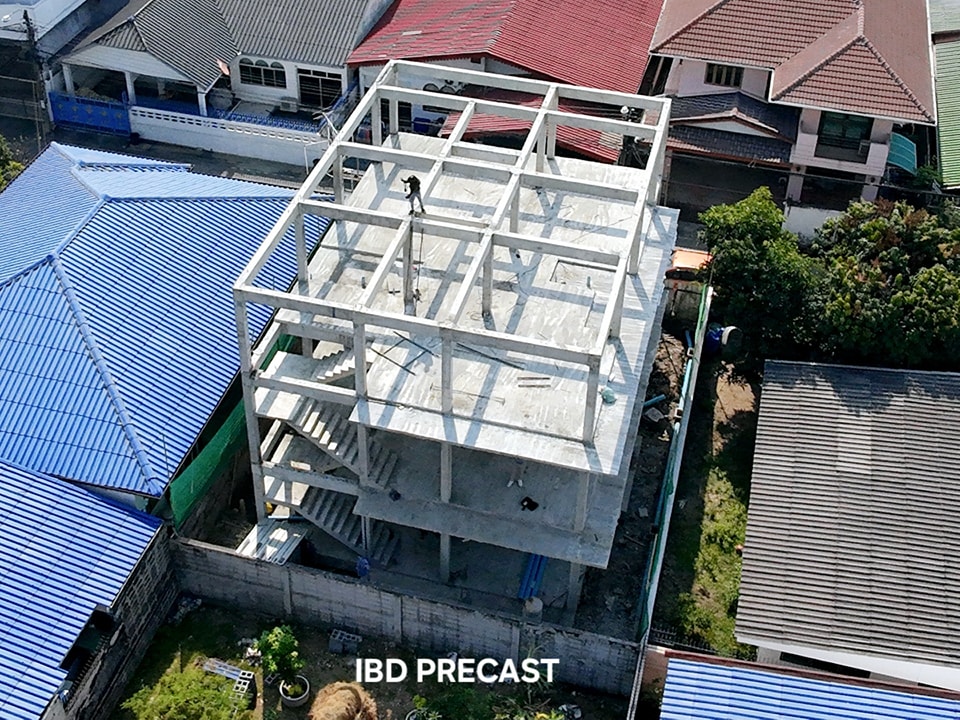 3-Story Residential Building ลาดพร้าว - Image 1